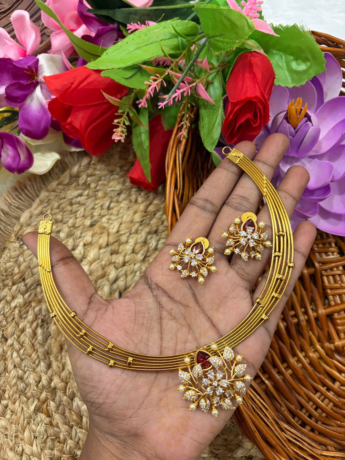Hasli type pretty necklace