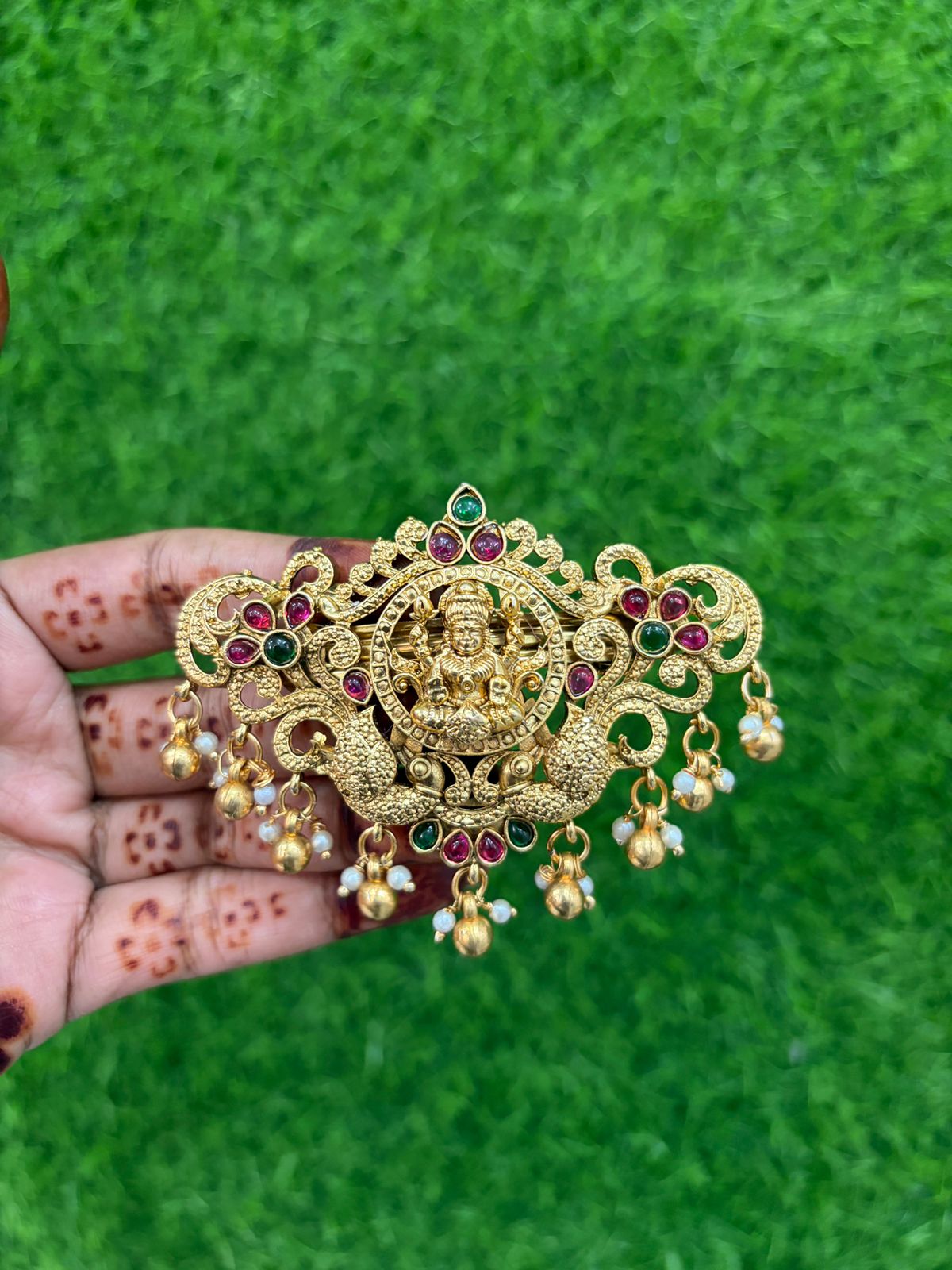 லக்ஷ்மி ஹேர் கிளிப்