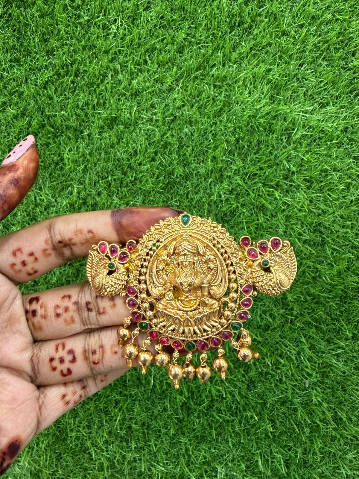 GOLD FINISH HAIR CLIP