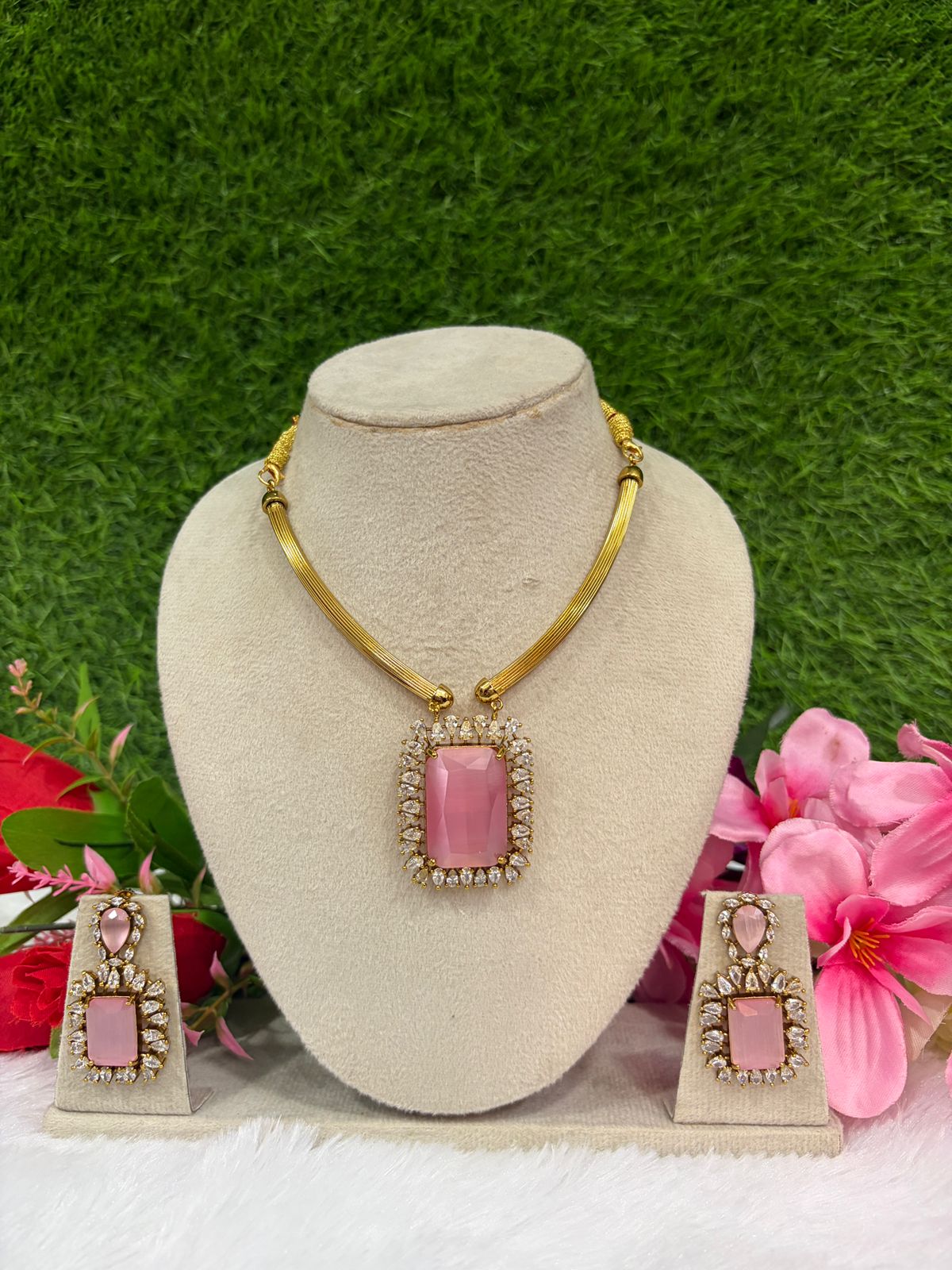 SQAURE PENDANT NECKLACE WITH EARRINGS