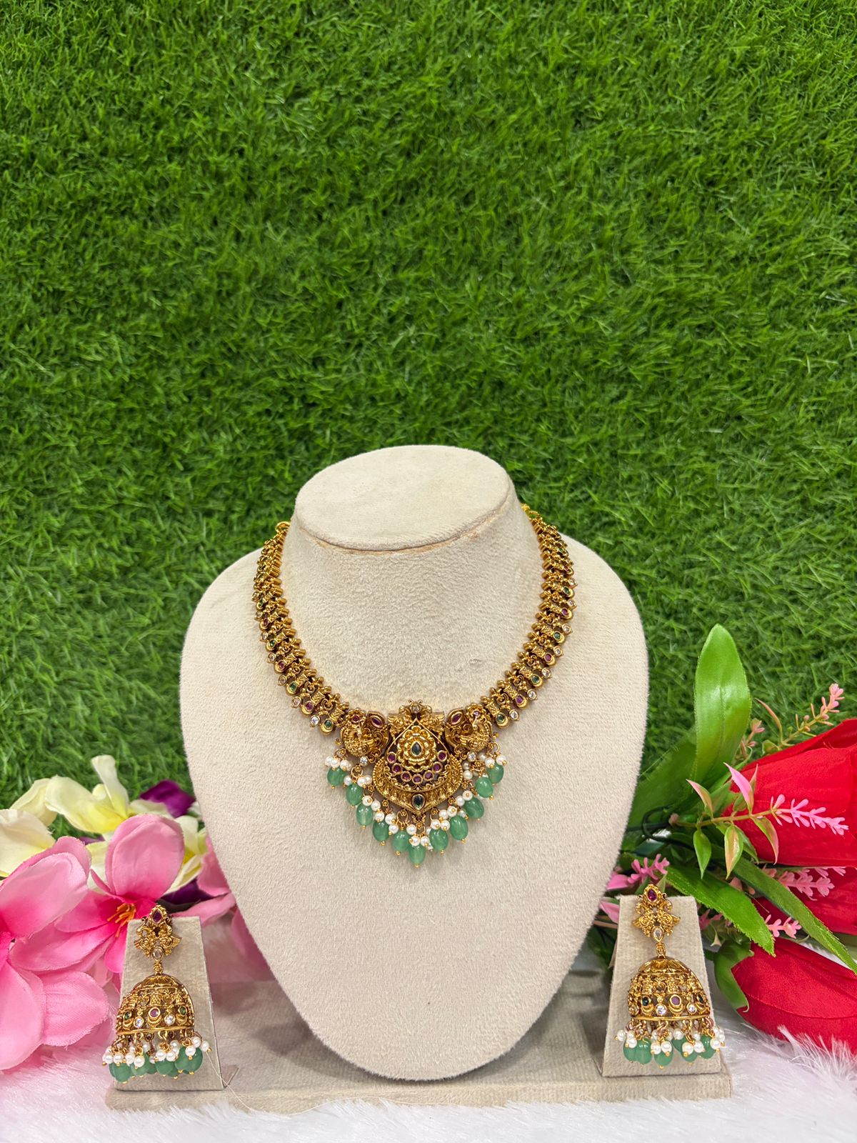 TRADITIONAL NECKLACE