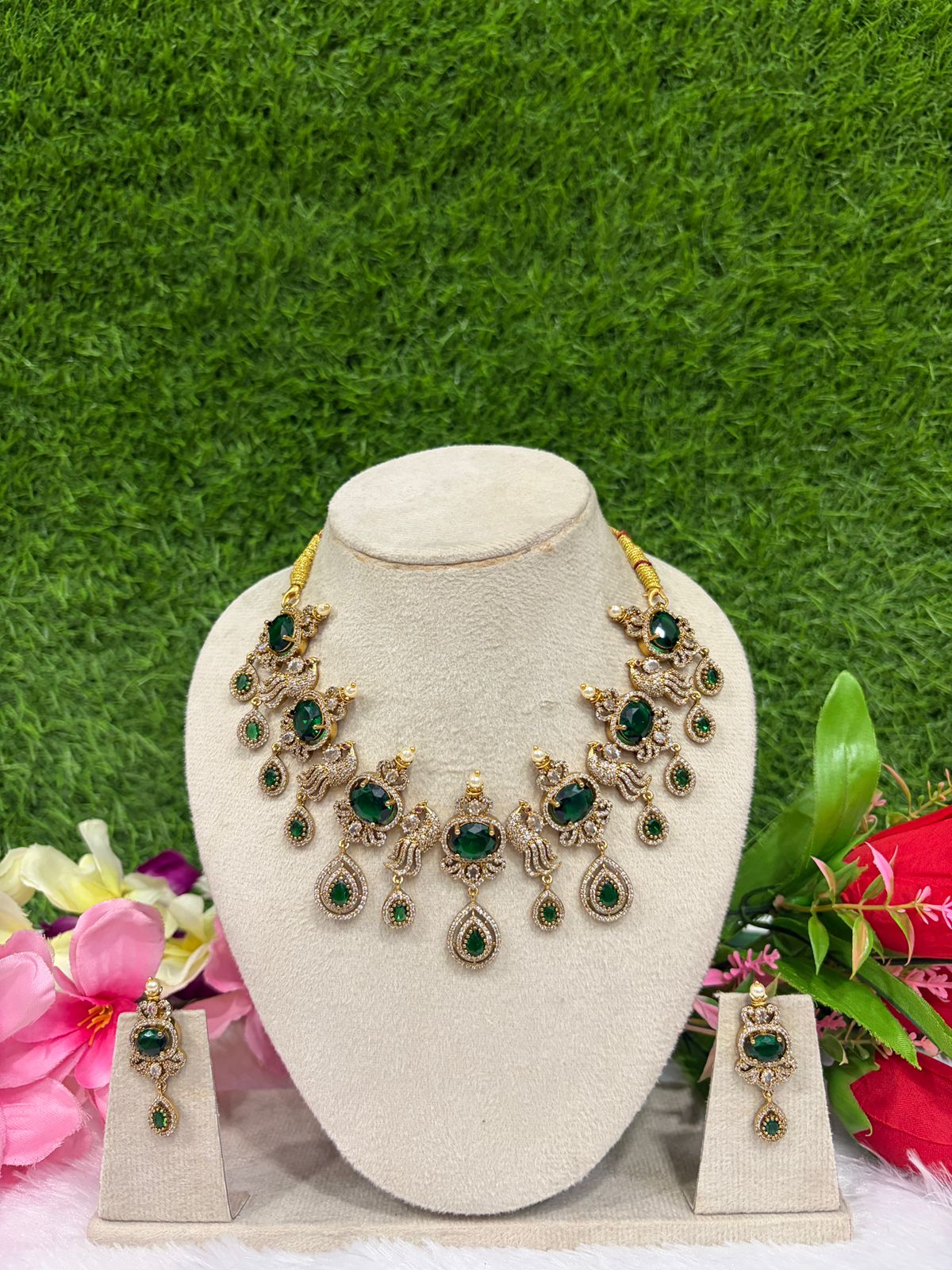 SNEHA INSPIRED NECKLACE