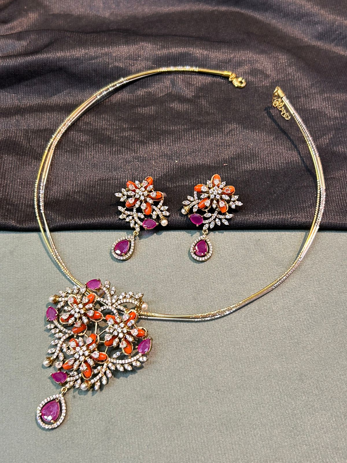 AD STONE NECKLACE