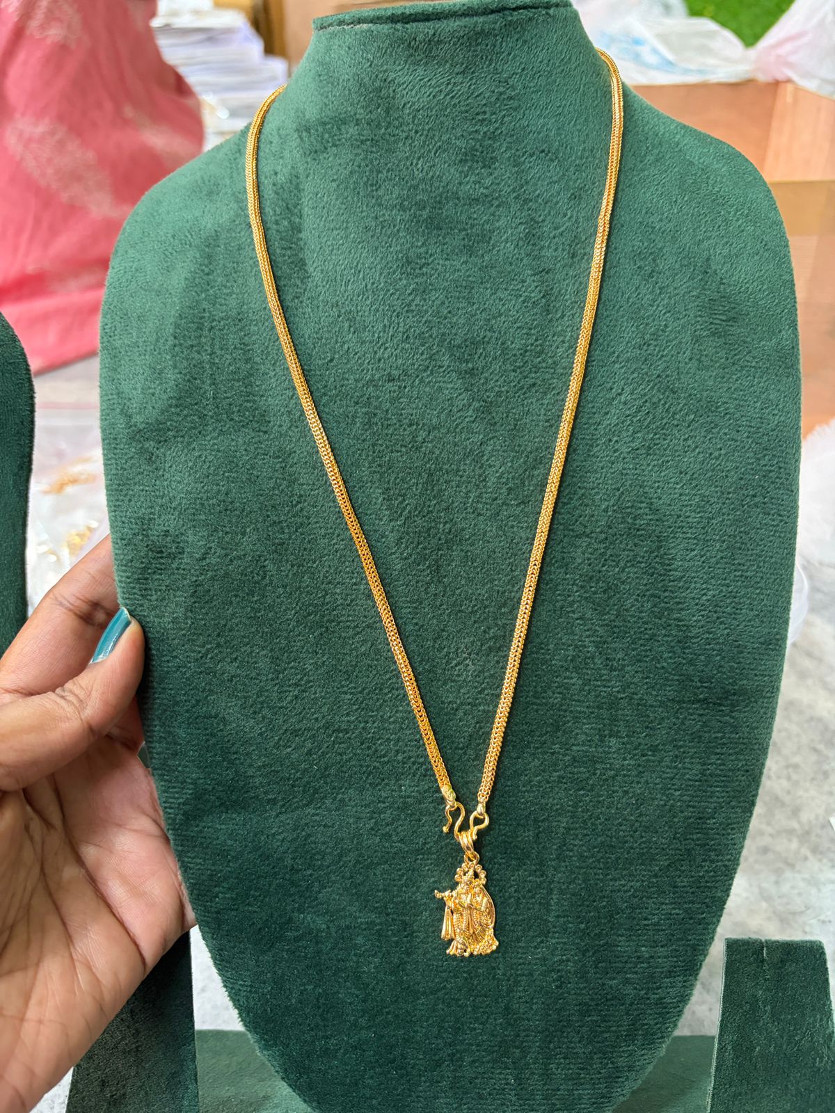 KRISHNAN RADHAI SHORT CHAIN