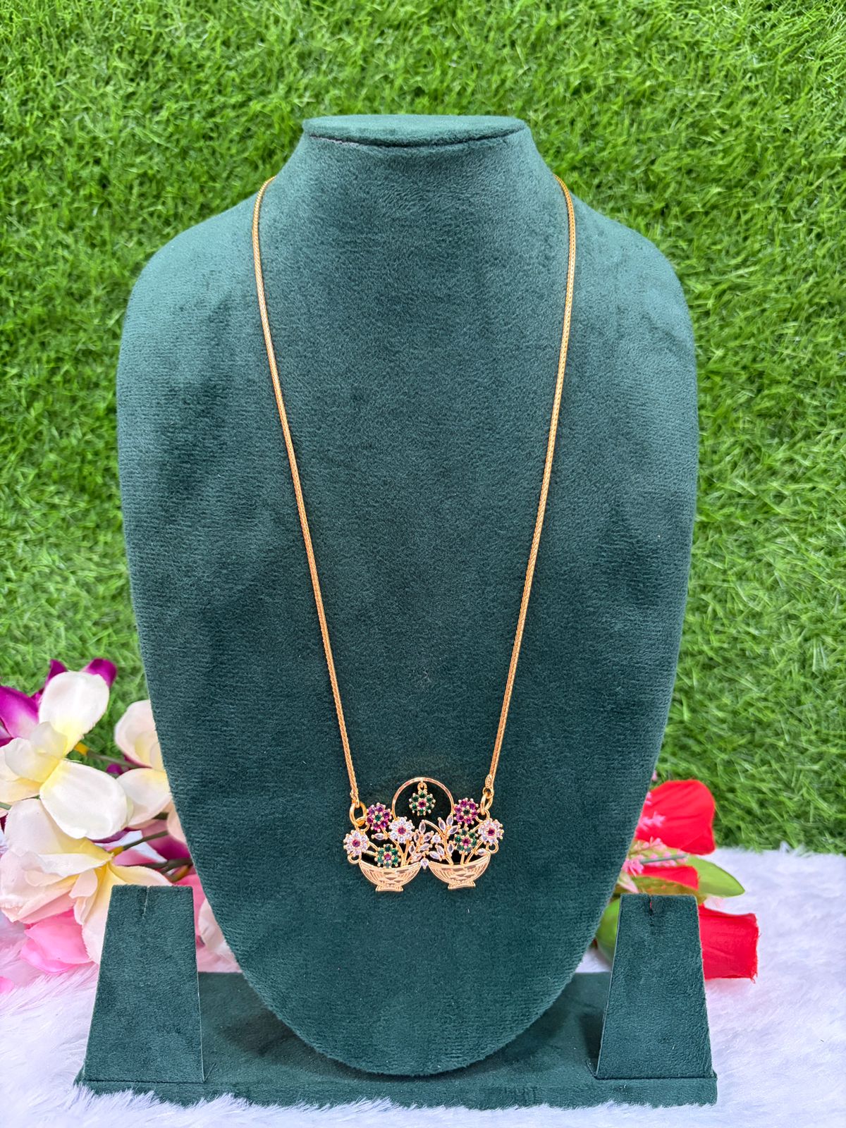 DUAL FLOWER BASKET PENDANT DOLLAR CHAIN