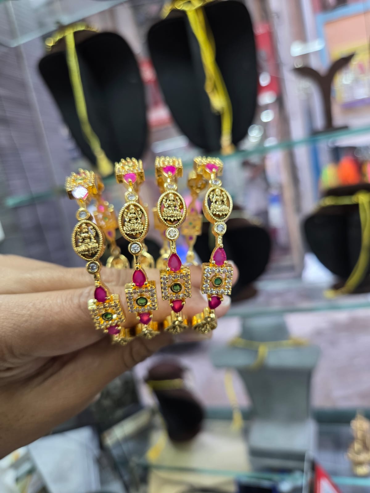 STONE BANGLE SET