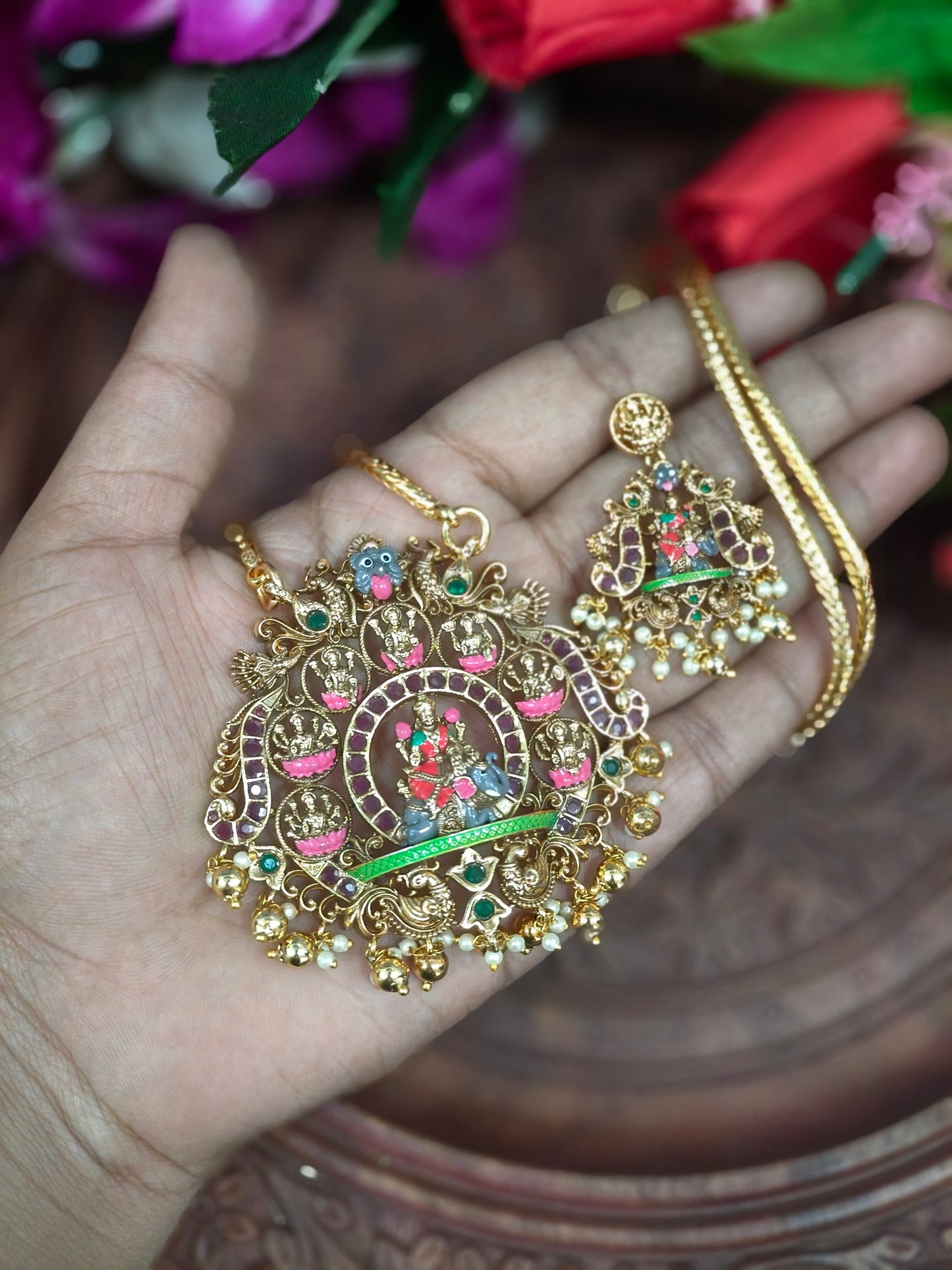 அஷ்டலட்சுமி டாலர் செயின்