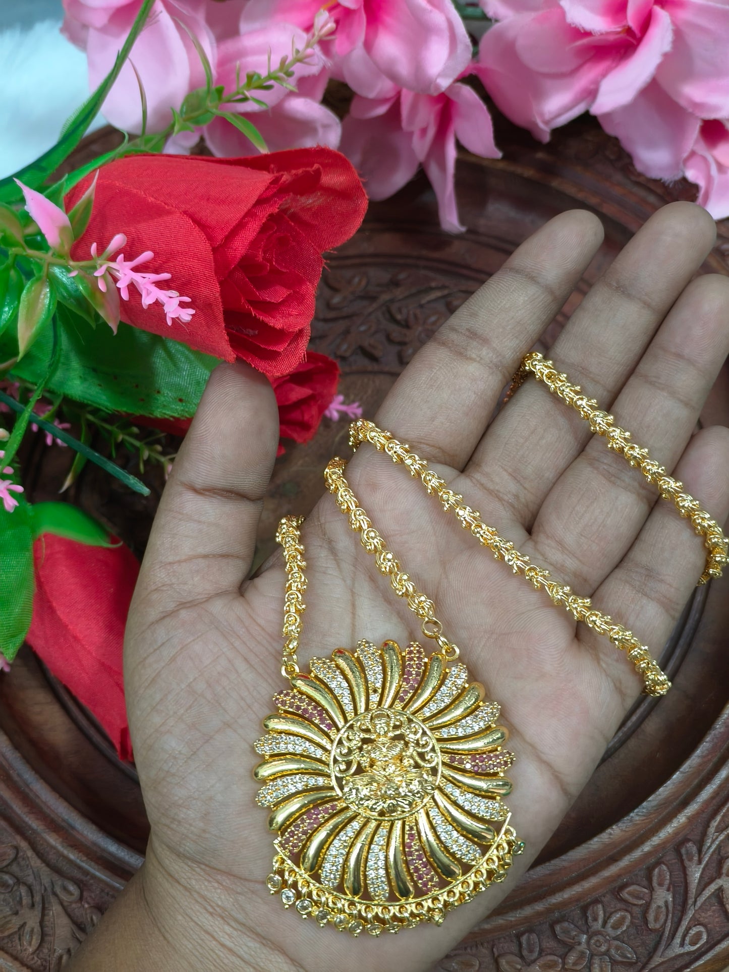 UNIQUE DOLLAR CHAIN
