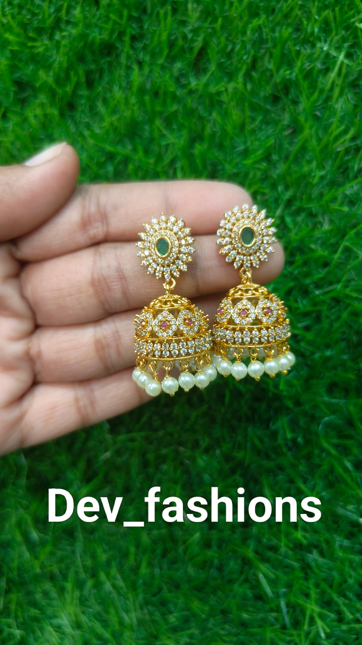 Minimal pretty earrings
