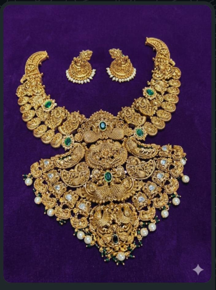 GOLD LOOK HEAVY NECKLACE