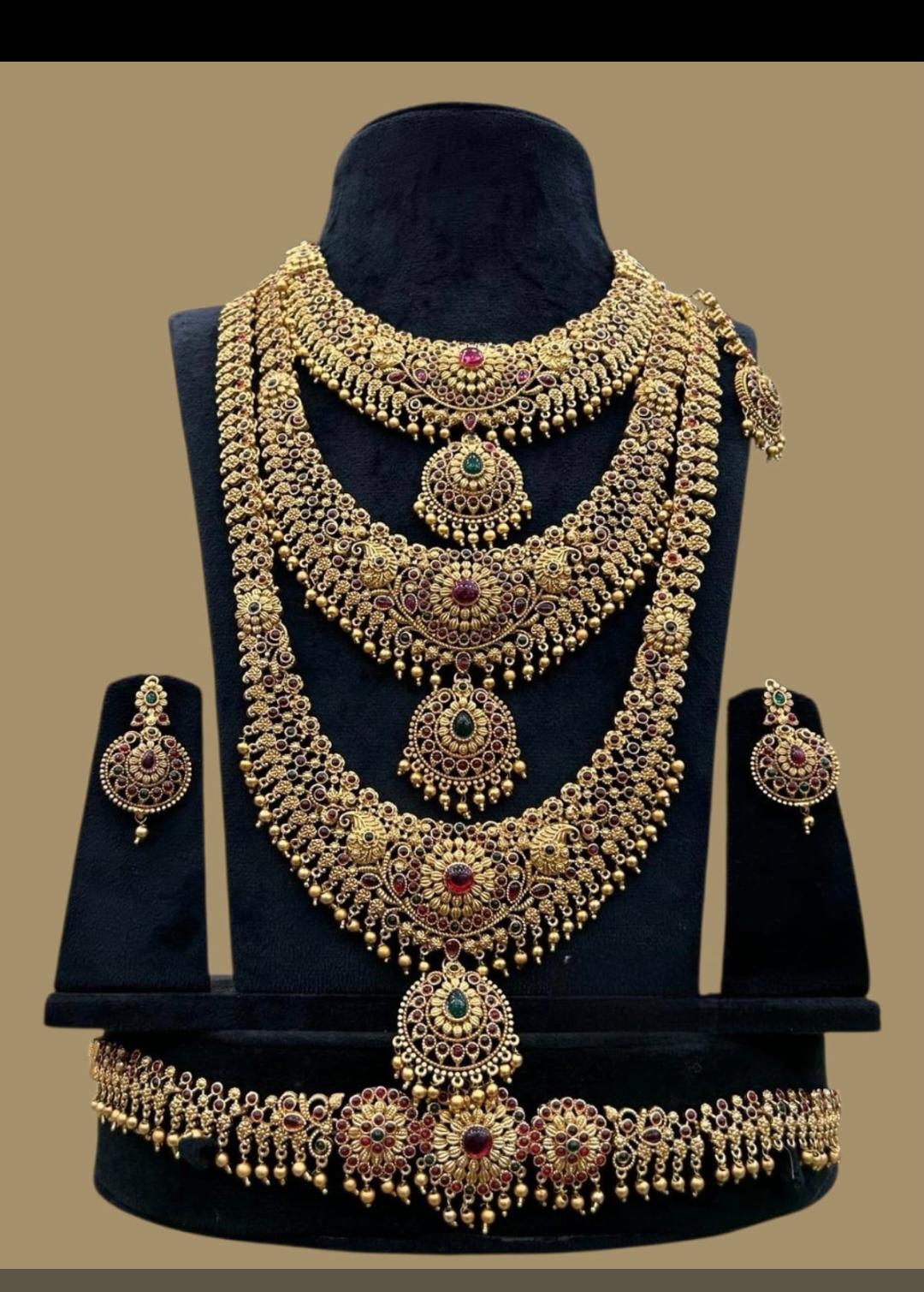 Royal kundan grandeur set