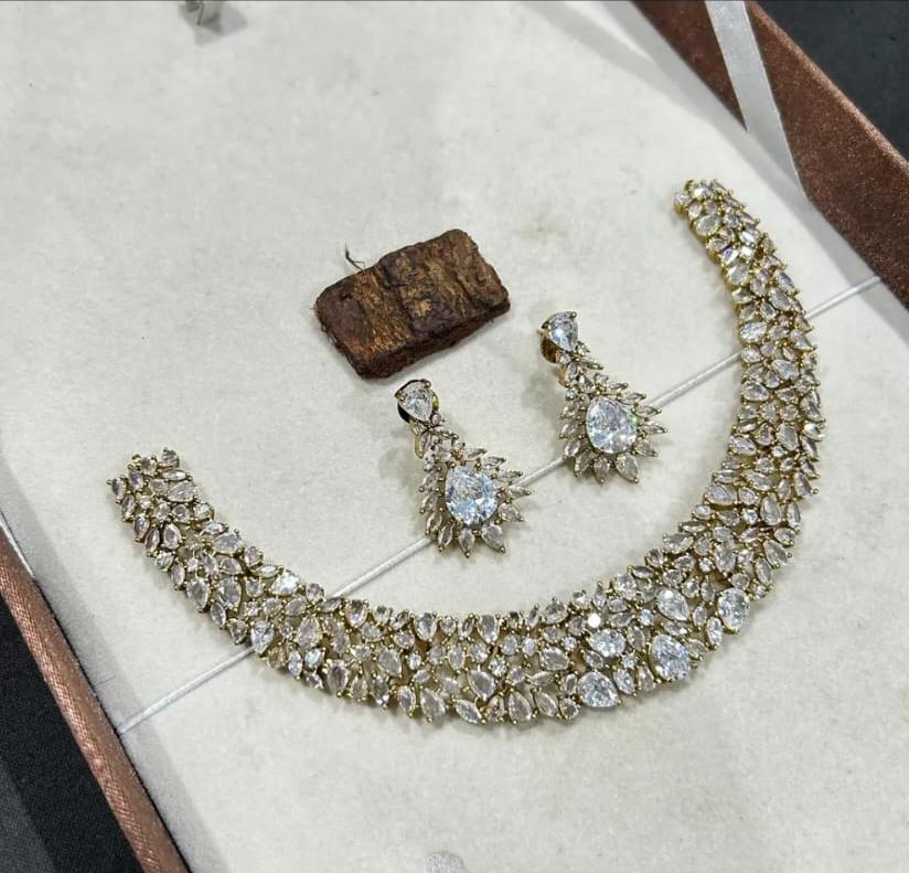 Premium full white stone neckpiece Df 890