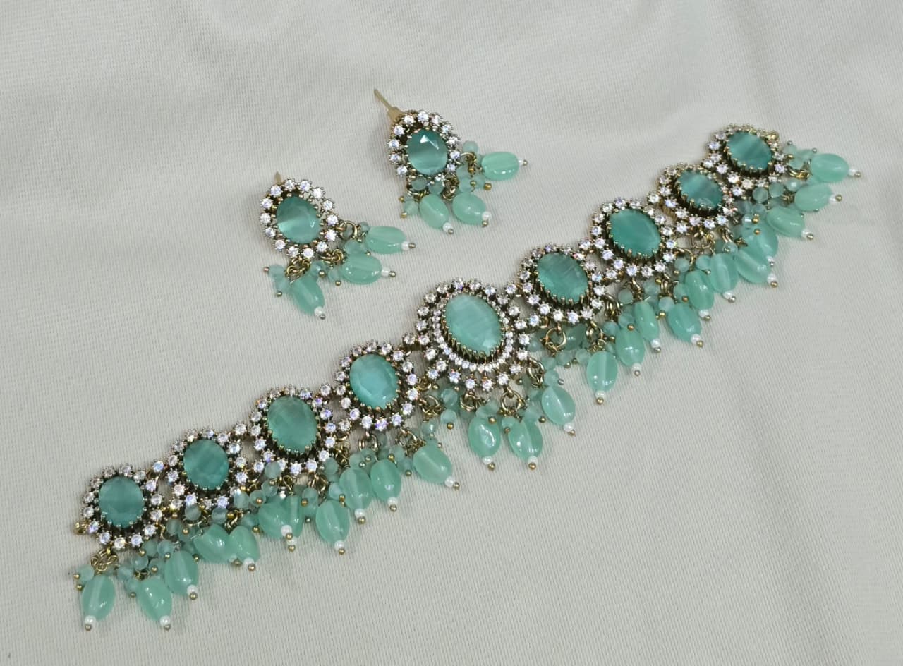 NON IDOL PREMIUM STONE NECKLACE