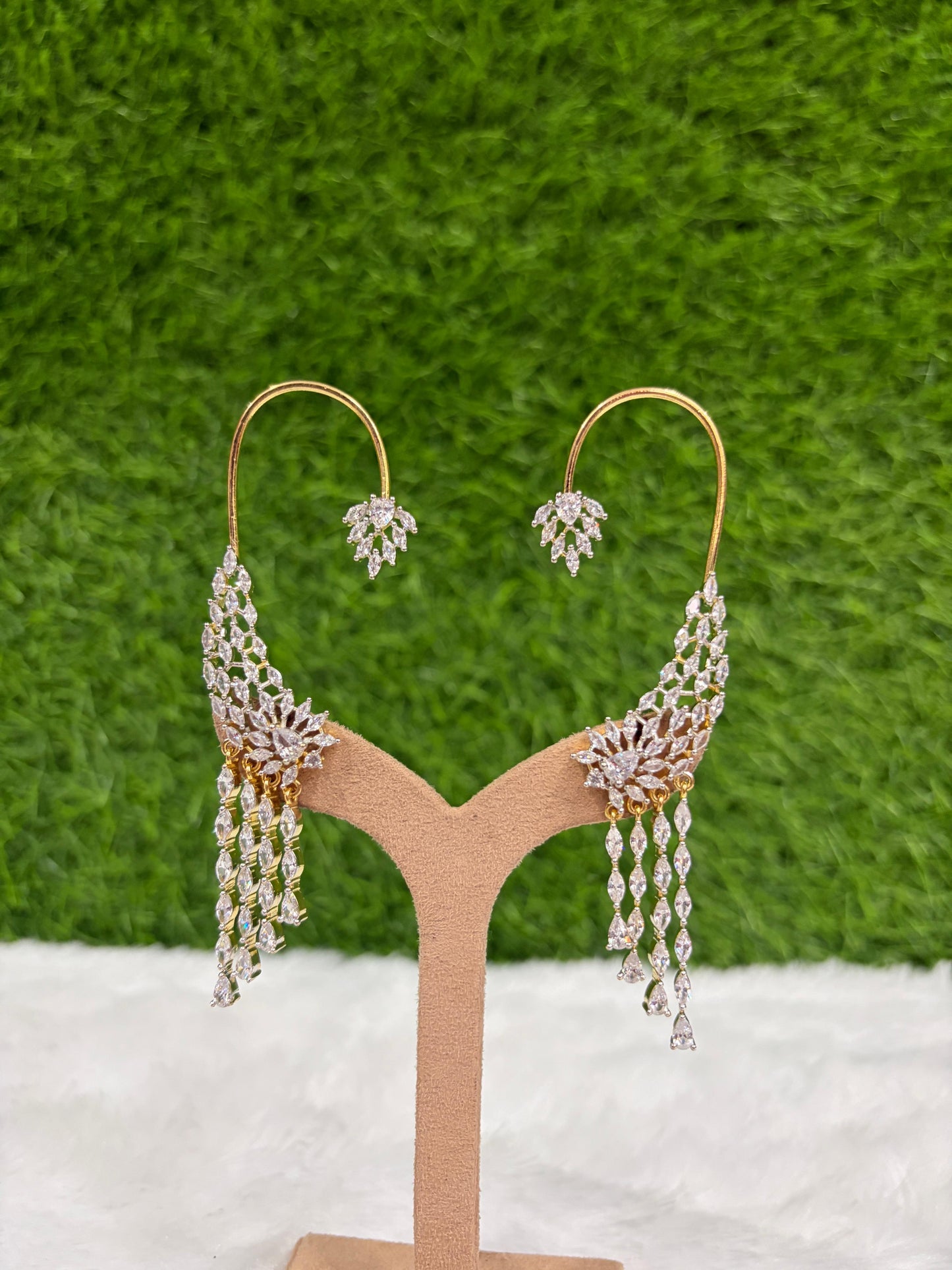 Premium diamond replica earcuff