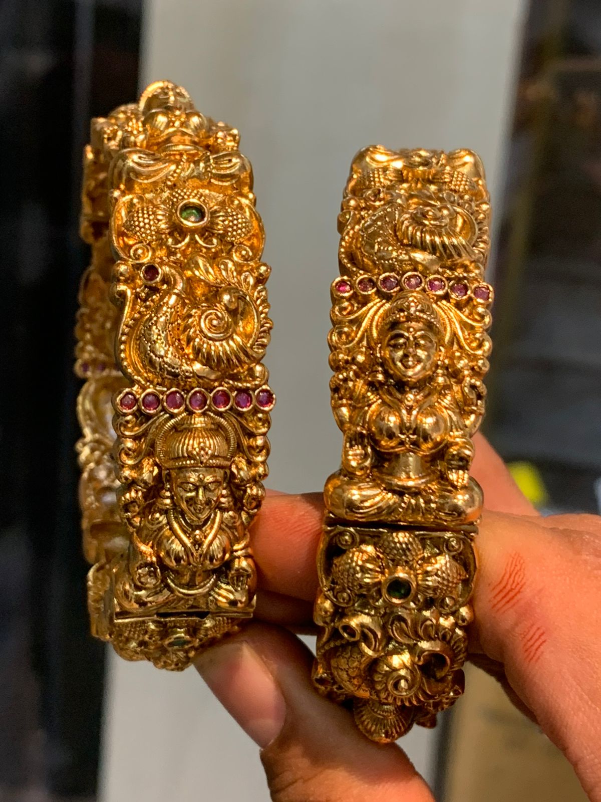 Lakshmi bangles premium