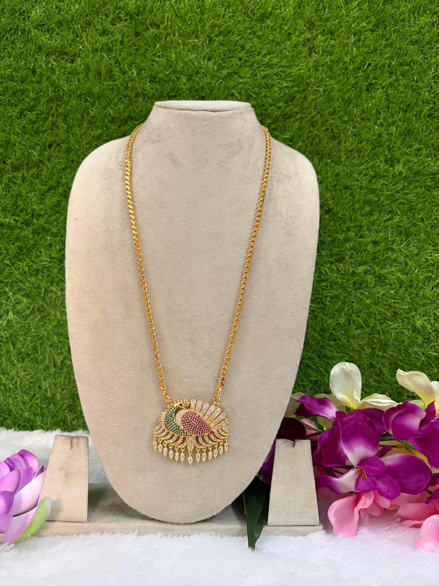 Peacock dollar chain