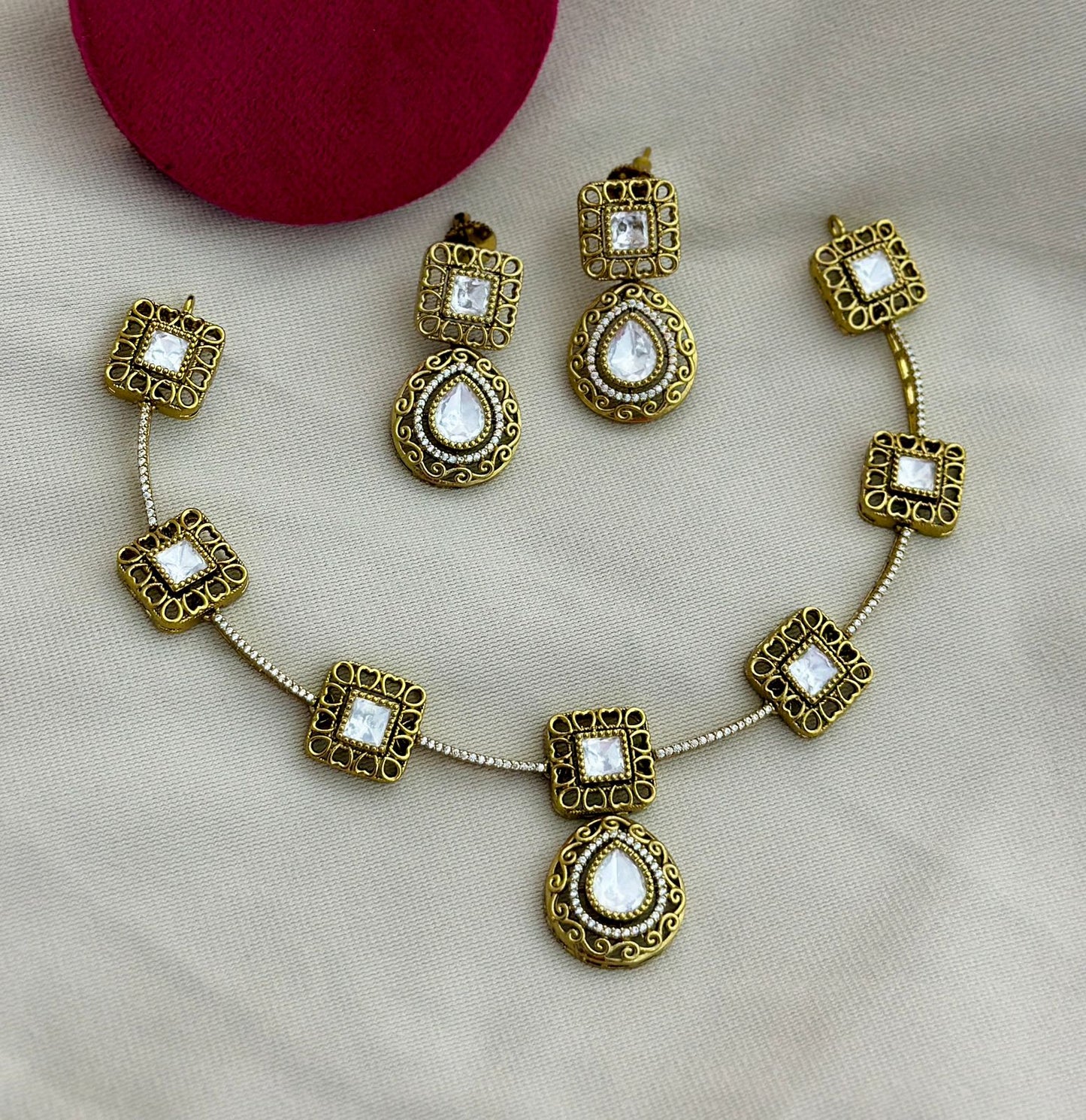 Square kundan necklace