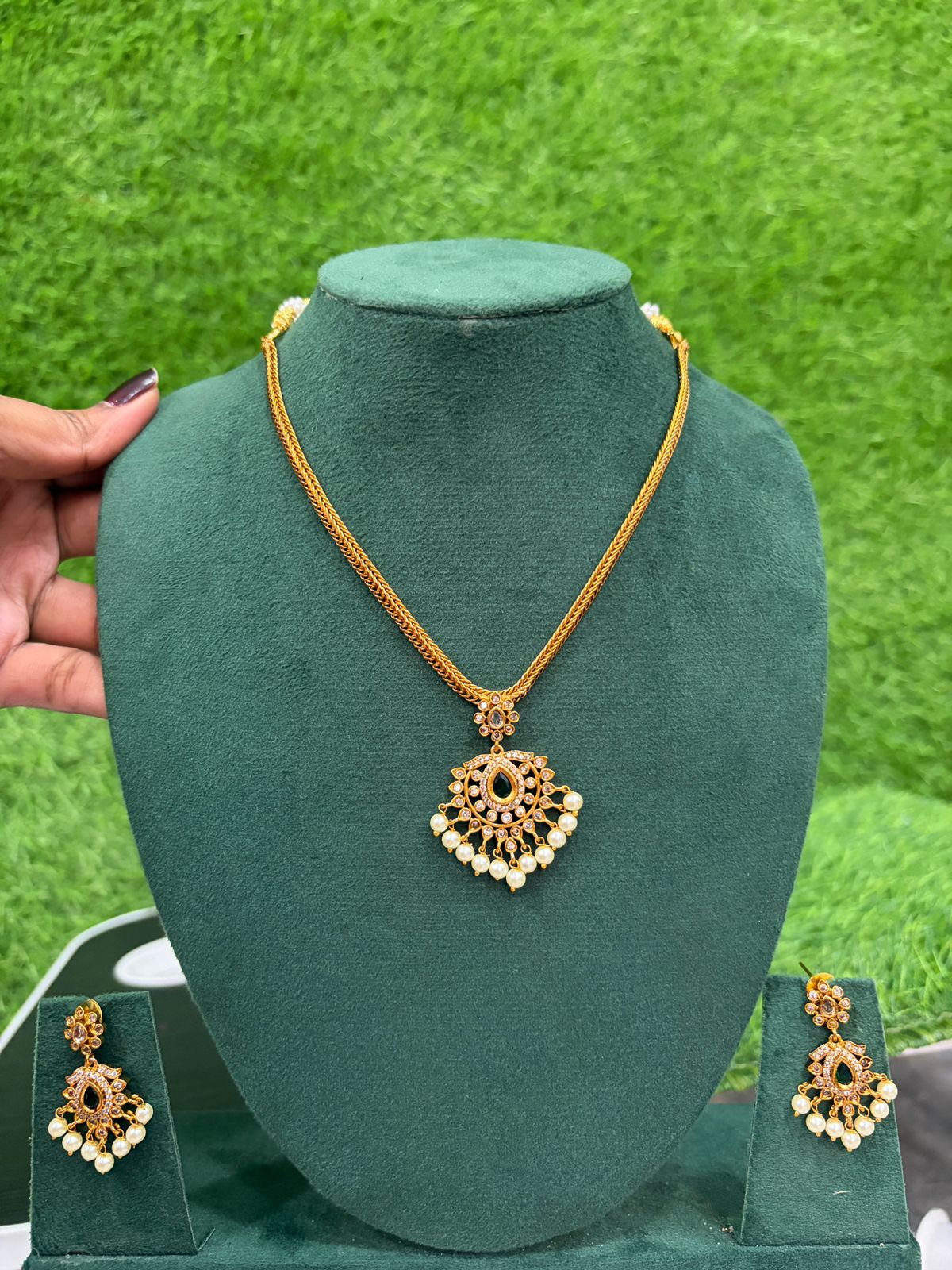 Beautiful trendy necklace