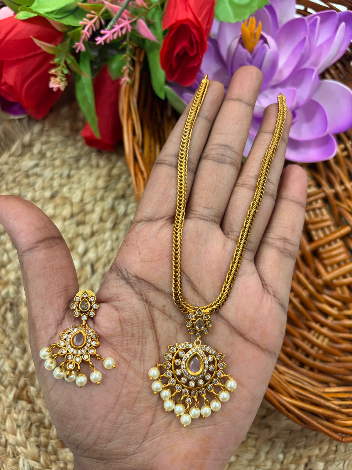Beautiful trendy necklace