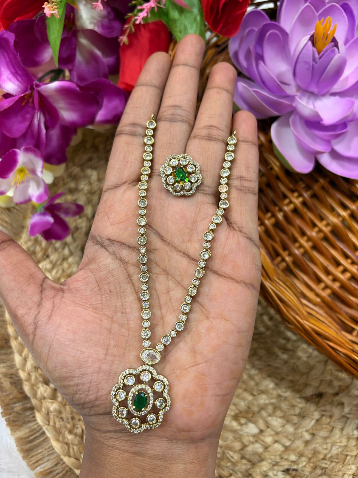 Modern flower stone necklace