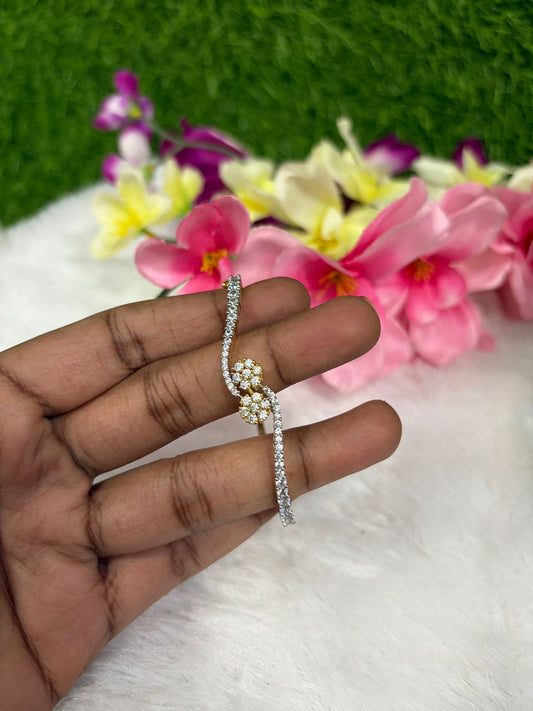 வெள்ளை கல் வளையல்