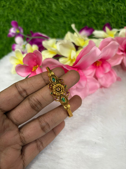 பச்சை கல் காப்பு