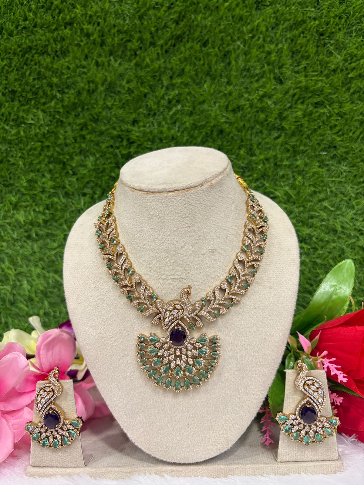 PEACOCK STONE NECKLACE
