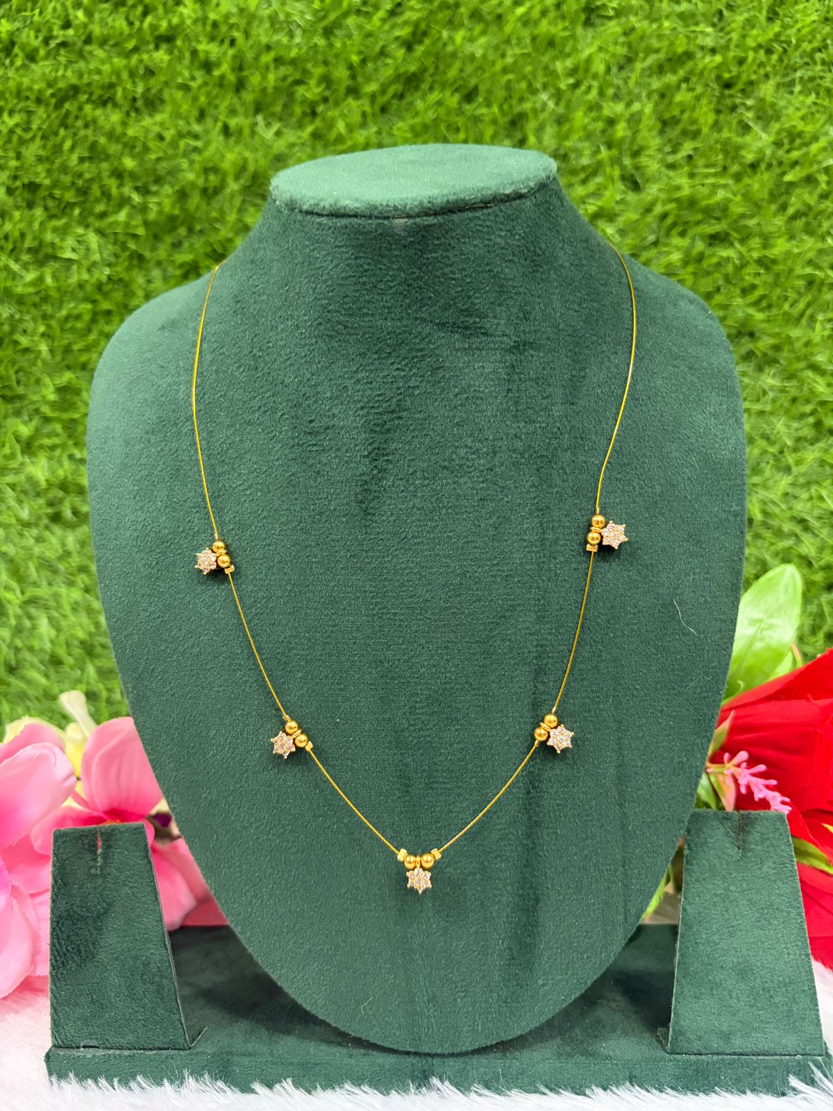 TRENDY INVISIBLE NECKPIECE
