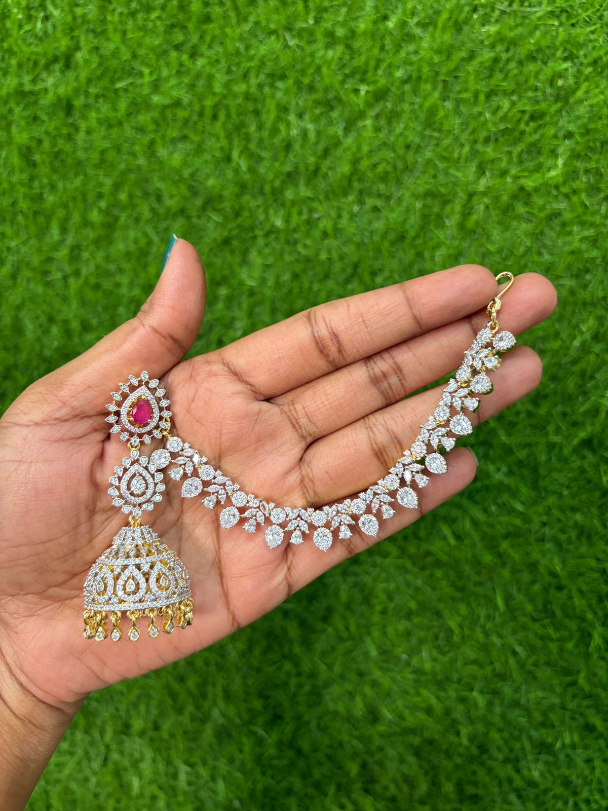 STONE EARRINGS WITH MATTAL