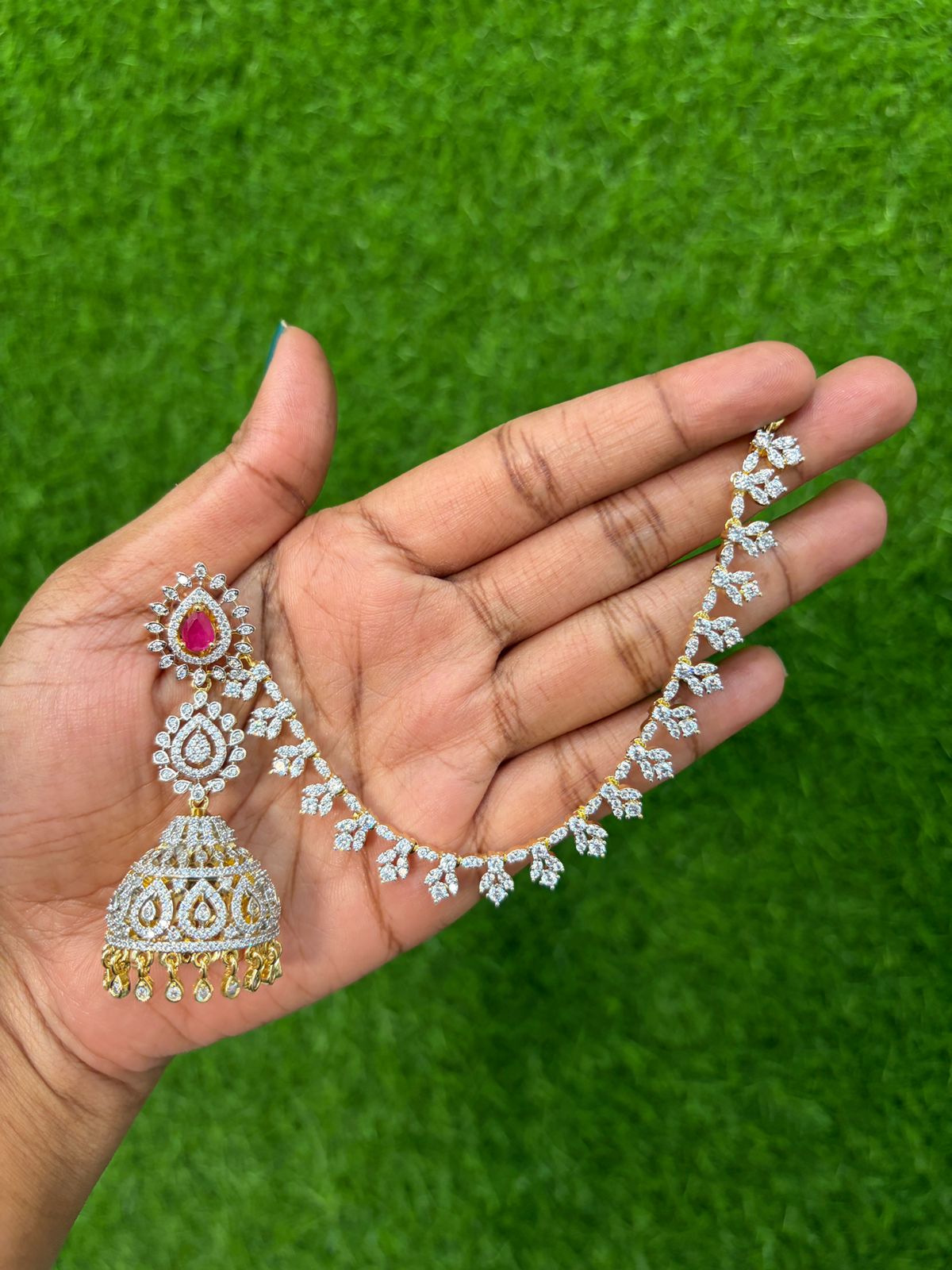 STONE EARRINGS WITH MATTAL