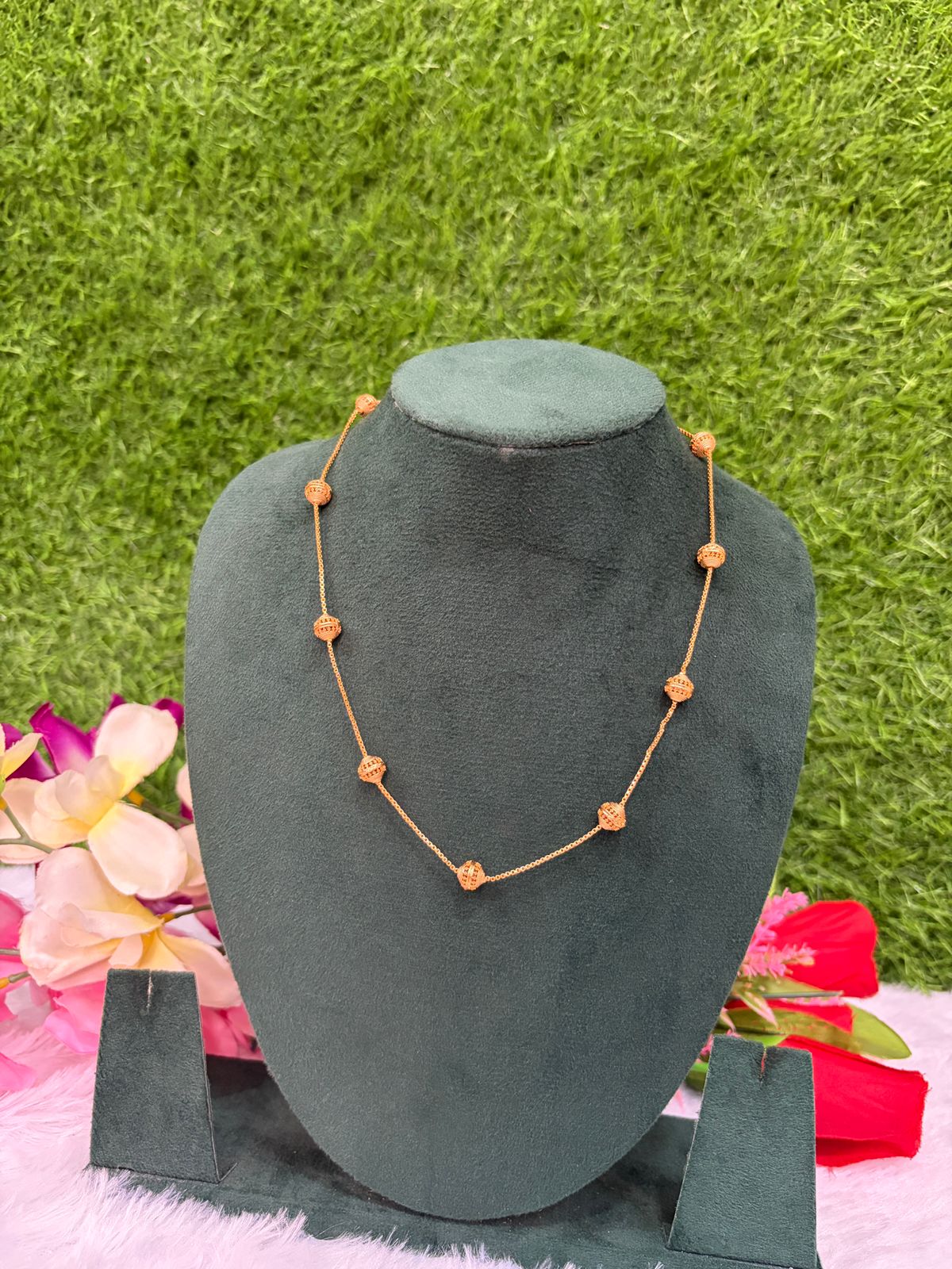 BALL TYPE SHORT NECKLACE