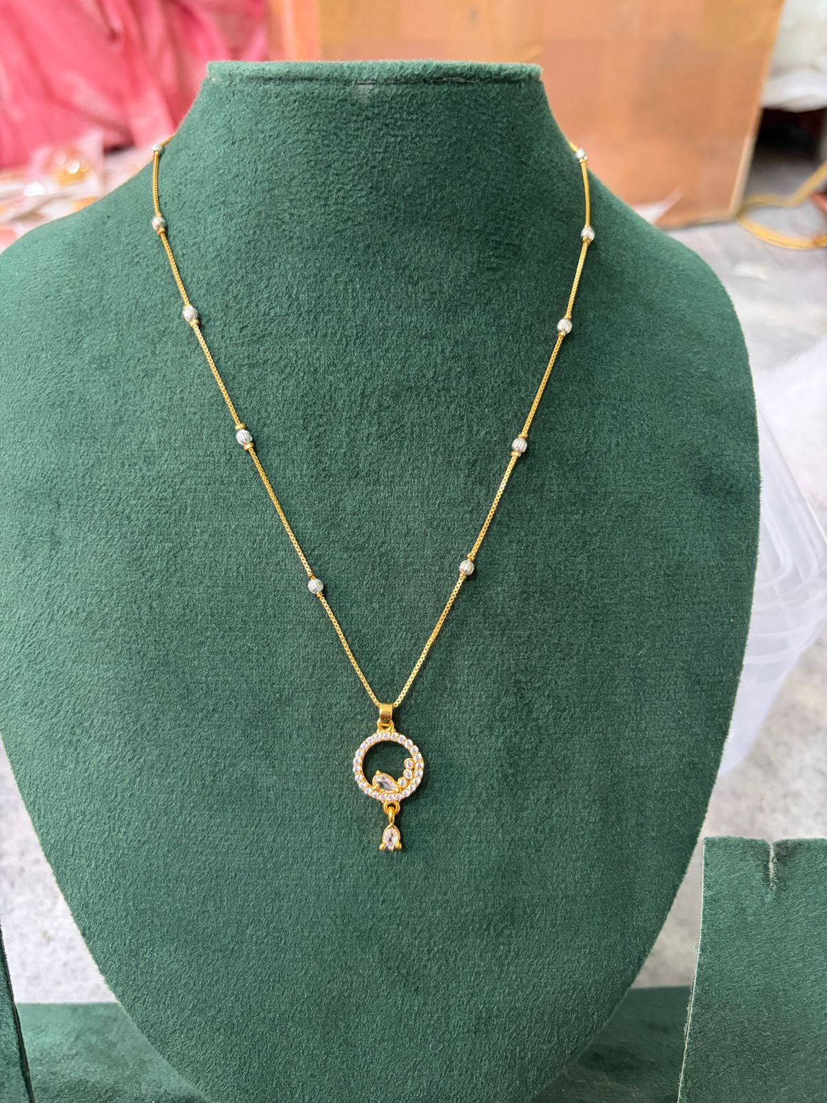 UNIQUE SHORT CHAIN