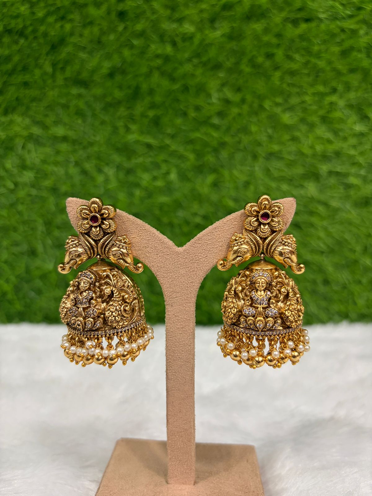 GOLD FINISH JHUMHA