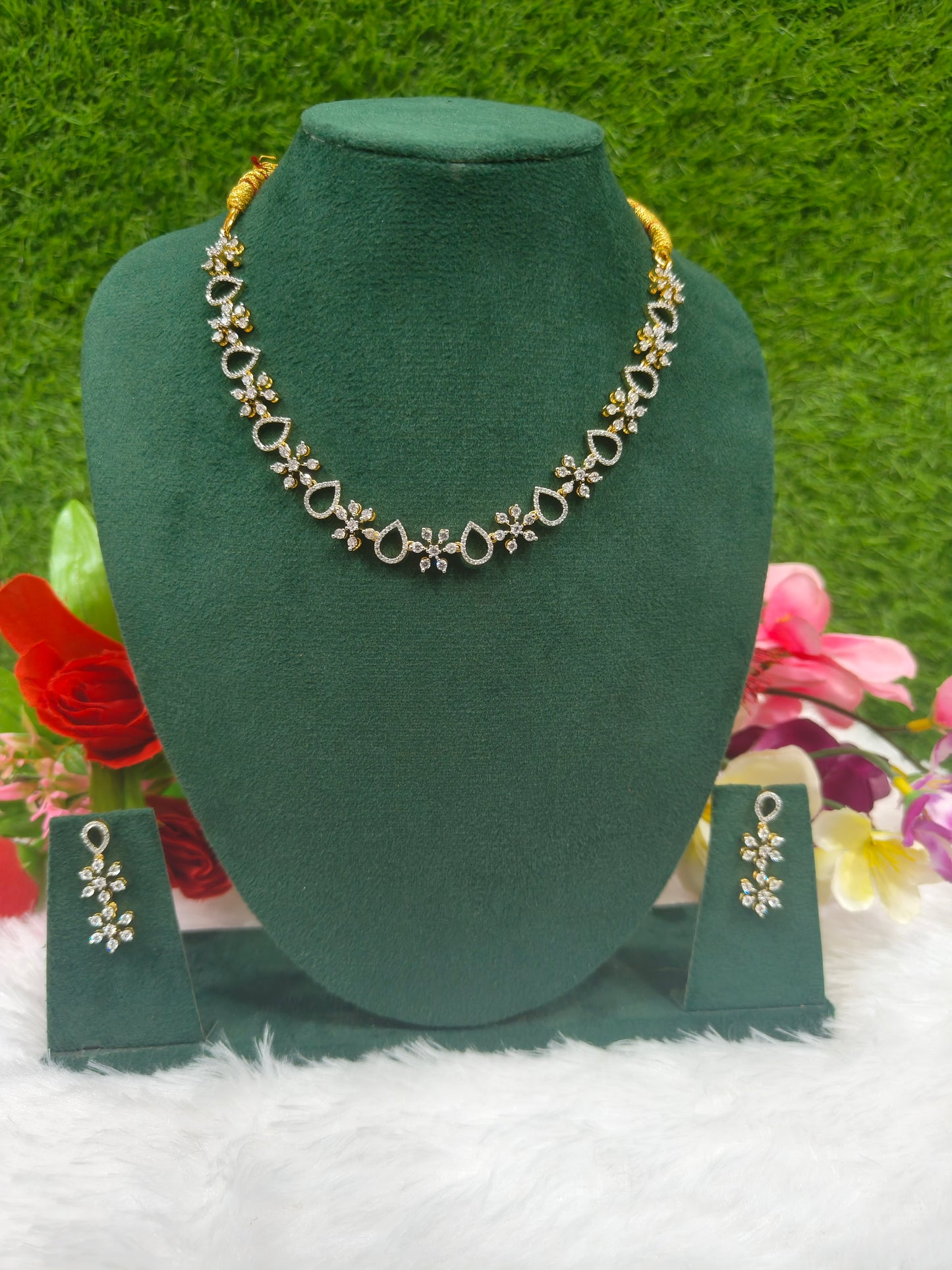STONE NECKLACE