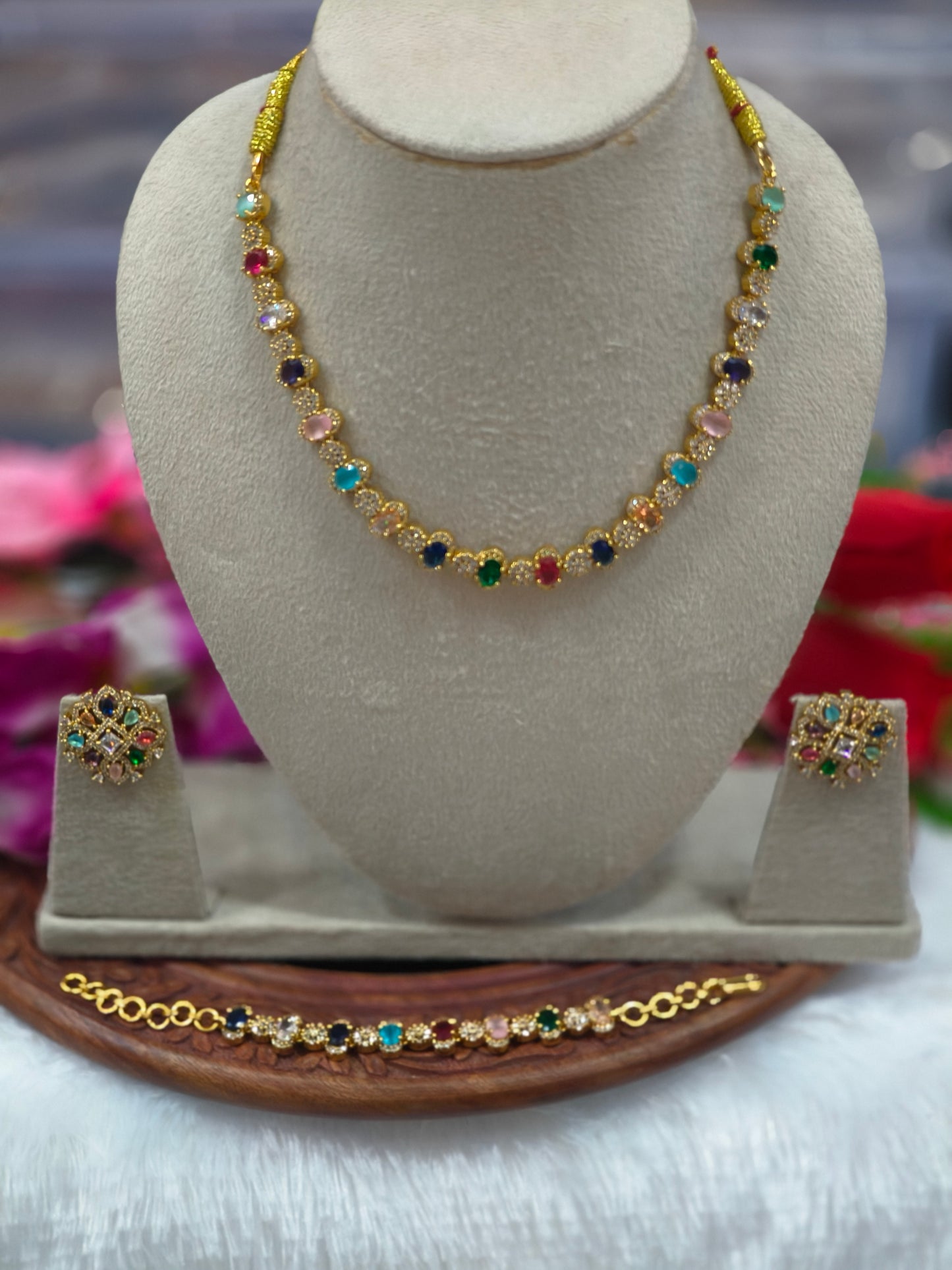 MULTI NECKLACE WITH BRACELET SET