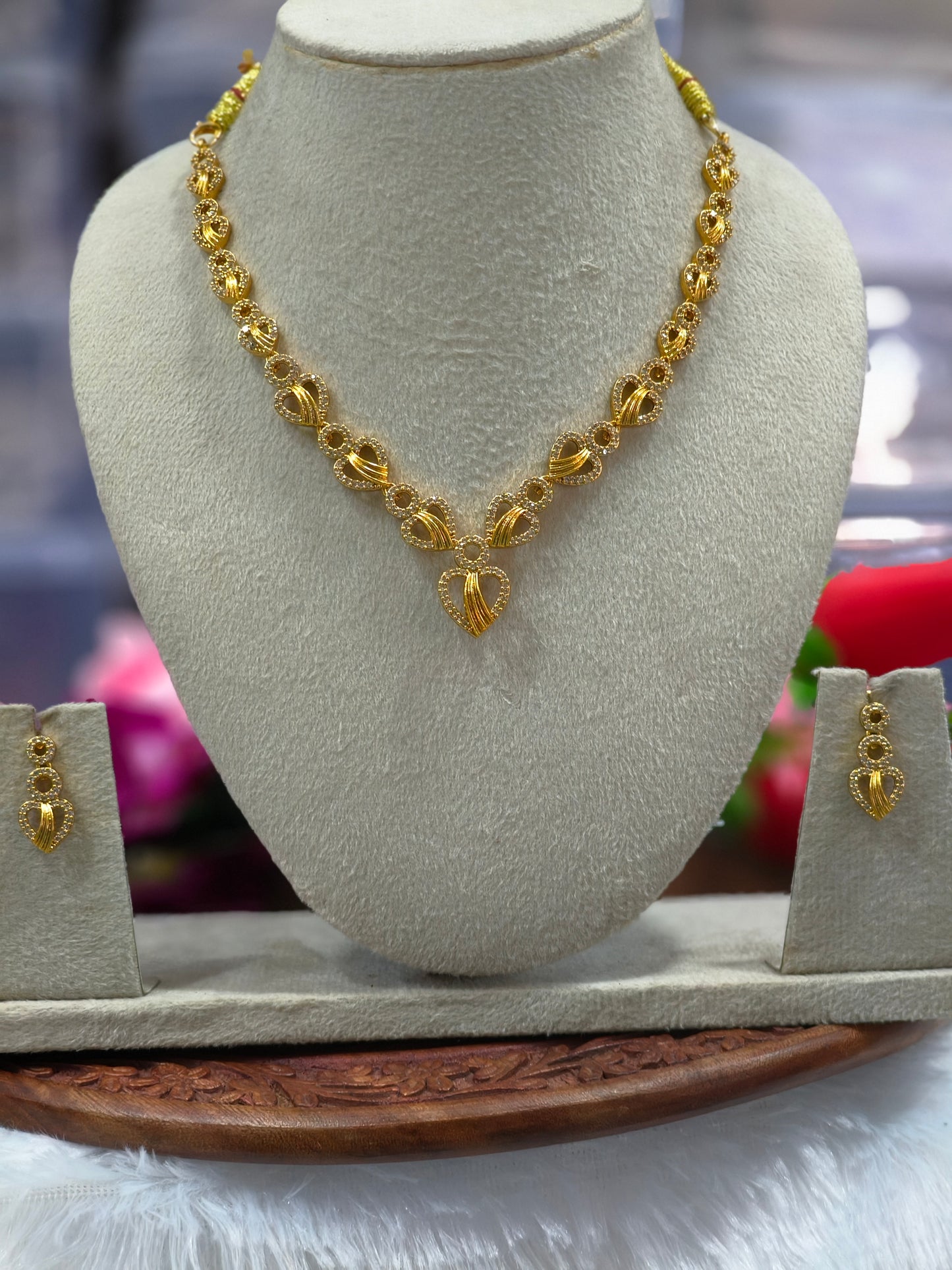 HEART SHAPE PRETTY NECKLACE