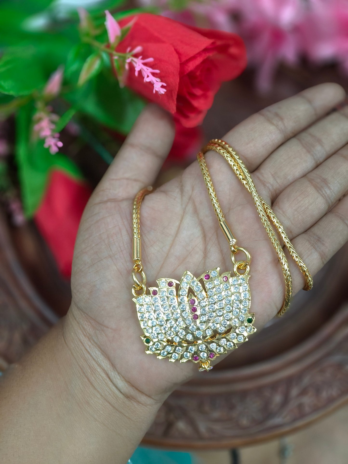 LOTUS DOLLAR CHAIN