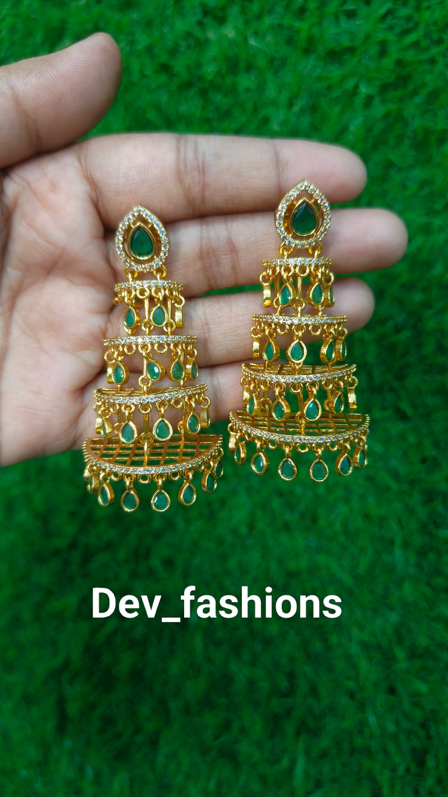 Floral design step earrings
