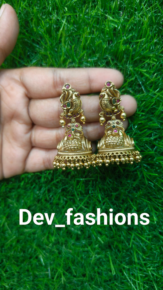 தங்க முலாம் பூசப்பட்ட பிரீமியம் காதணிகள்