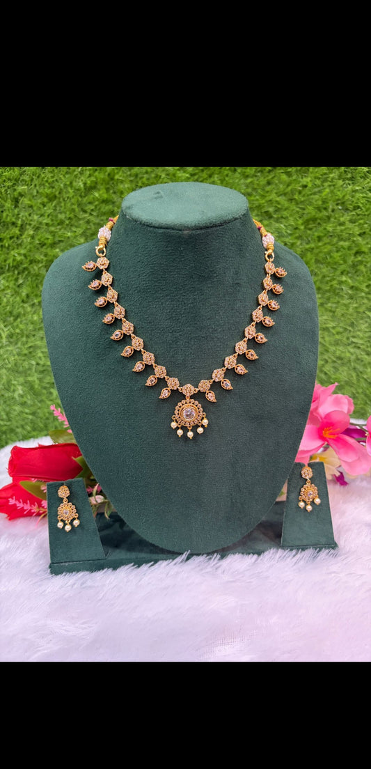 UNIQUE STONE NECK SET