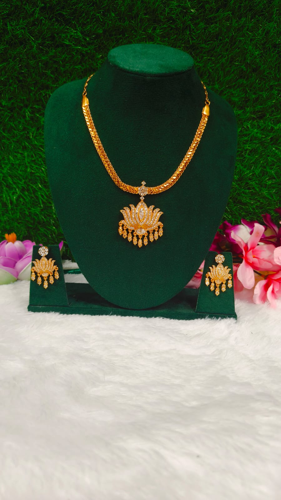 HOT SELLING GOLD FINISH LOTUS NECKLACE