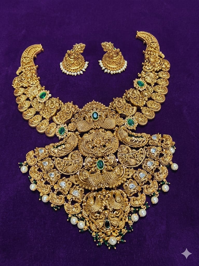 GOLD REPLICA NECKLACE
