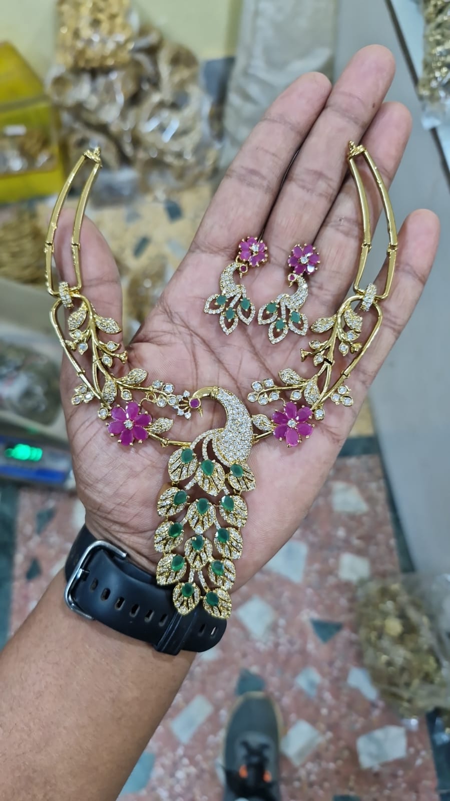 PEACOCK STONE NECKLACE