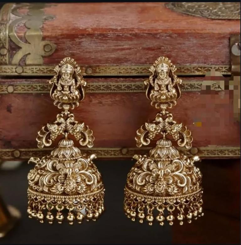 GOLD FINISH JHUMHA