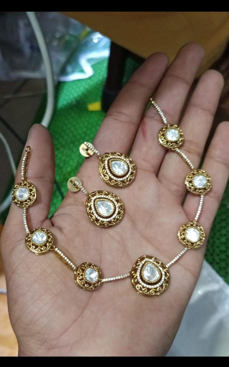PREMIUM STONE NECK SET