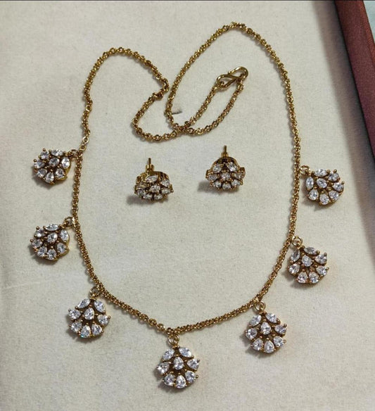 STONE HANGING SHORT CHAIN