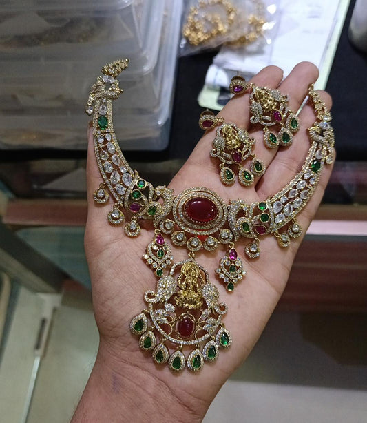 UNIQUE MULTI STONE NECKLACE