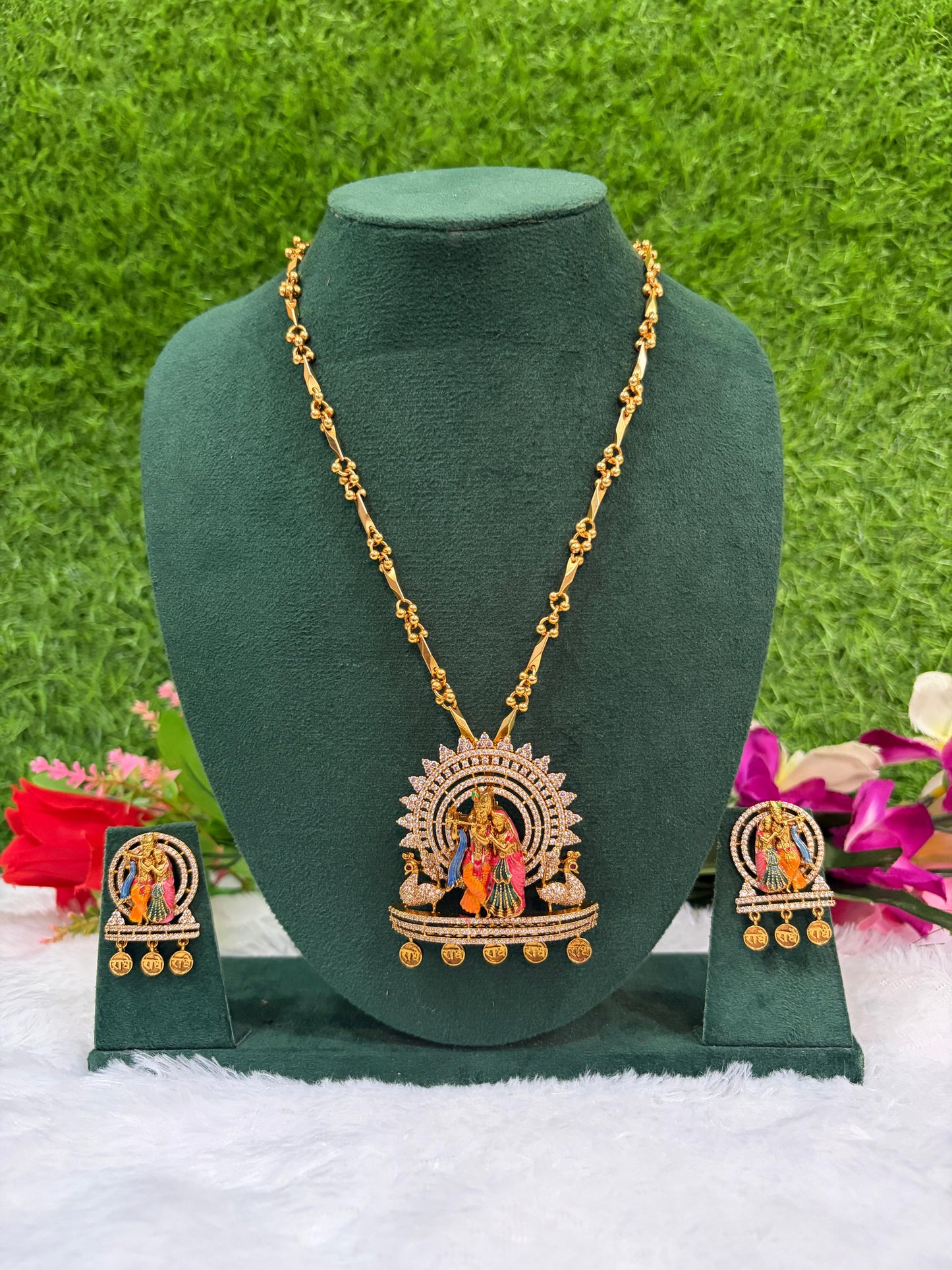 KRISHNAN RADHAI PENDANT CUTE DOLLAR CHAIN