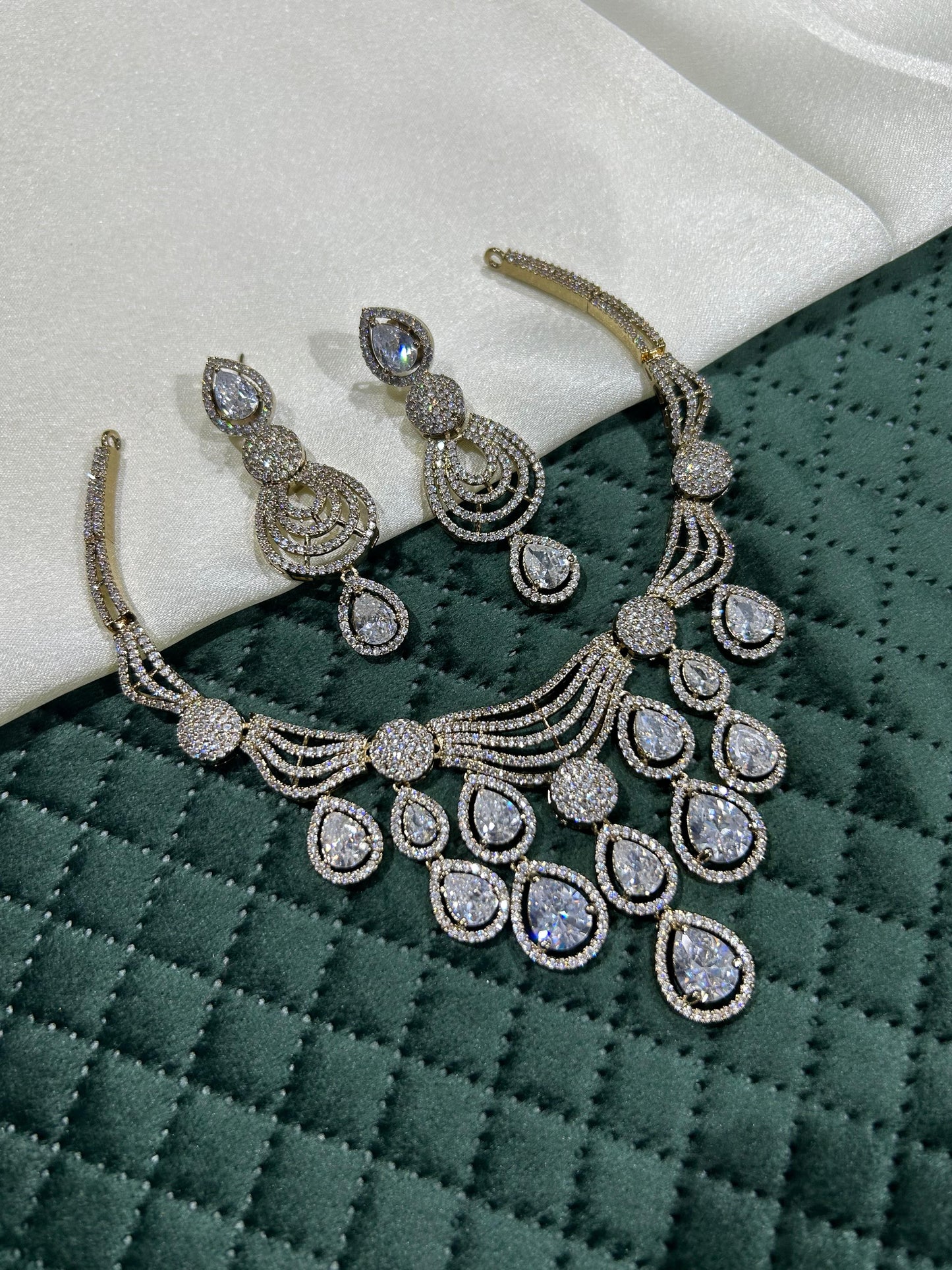 Curved collar style diamond replica choker