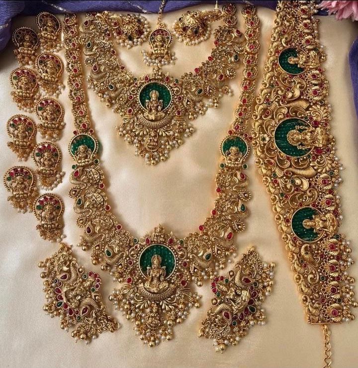 Divine emerald heritage set